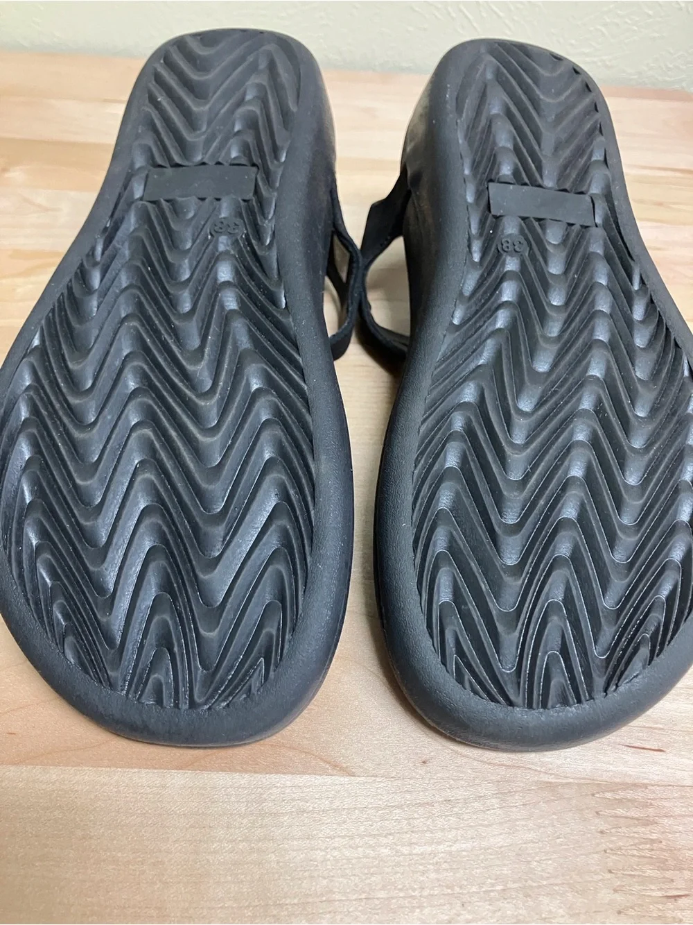 Black Women's Toe-Post Sandals with Decorative Cutouts